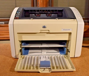 HP LaserJet 1022n Monochrome Laser Printer with Toner 14k page count - Picture 1 of 18
