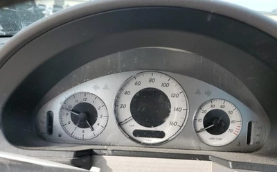 Clase E 2008 velocímetro equipo original calibre clúster 112 k millas Mercedes-Benz Foto 1 de 4