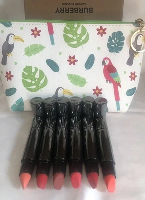 Bolsa de cosméticos y colores de labios de larga duración Six Burberry Full Kisses se vende por $204 Foto 1 de 3