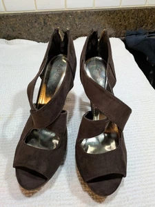 Woman's brown Heels - Picture 1 of 3