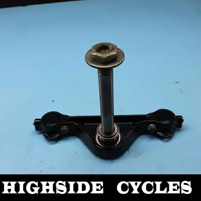 1329 96 HARLEY-DAVIDSON ELECTRA GLIDE LOWER TRIPLE TREE CLAMP STEERING STEM - Image 1 of 4