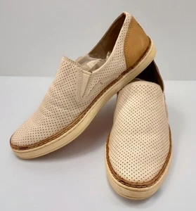 UGG Australia Womens White Adley Leather Slip On Loafer Shoes Size 7 - Picture 1 of 9
