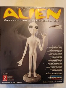 New Lindberg Alien Plastic Model Kit 2006 Close Encounters Roswell UFO #91004 - Picture 1 of 6