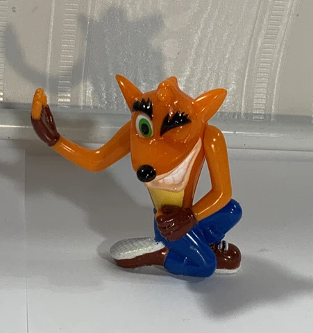 Vintage Crash Bandicoot 2002 Winking Universal Action Figure 2.5” T Cover