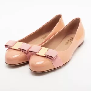 Authentic Ferragamo VARINA Vara Patent Leather Pumps Women's Size 7D US 7.5 Pink - Picture 1 of 14