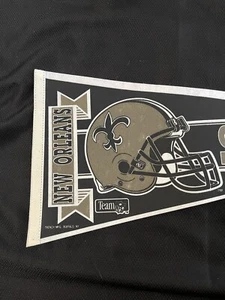 Vintage NFL New Orleans Saints Vintage 3 Bar Facemask Logo Football Pennant - Picture 1 of 3
