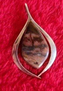 Jasper Kite Shaped Silver-Plated Pendant - Picture 1 of 5