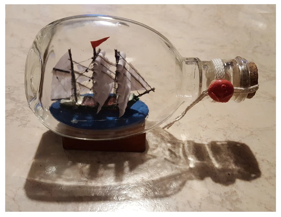 Nave in bottiglia vintage cm 14,5 veliero barca a vela tre alberi in legno - Immagine 1 di 2