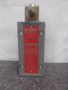 Nice Allen Bradley 802X-H7 Explosion Proof Hazardous Location Limit Switch Ser.C - Picture 1 of 3