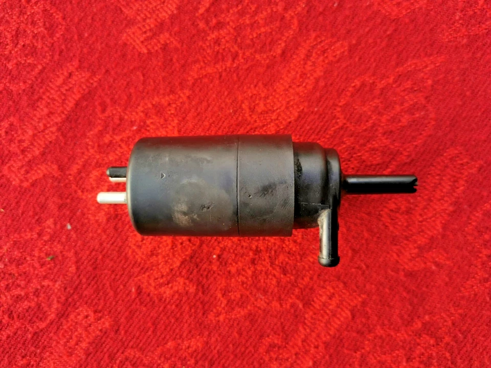 Mercedes Benz W126 560 SEL original windscreen washer pump A1248690221 - Image 1 of 3