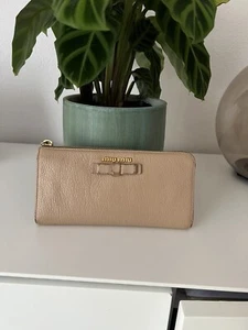 Miu Miu Portemonnaie Nude Beige Schleifen Organizer Leder Gold Logo NP 399 - Bild 1 von 8