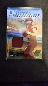 2022 Zenith Sam Howell Rookie Stallions Patch Commanders Patch RC Seahawks - Bild 1 von 2