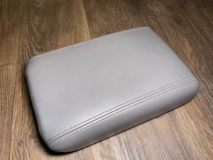 07-17 Traverse Acadia Enclave Outlook Center Console Lid Arm Rest Gray - Picture 1 of 4