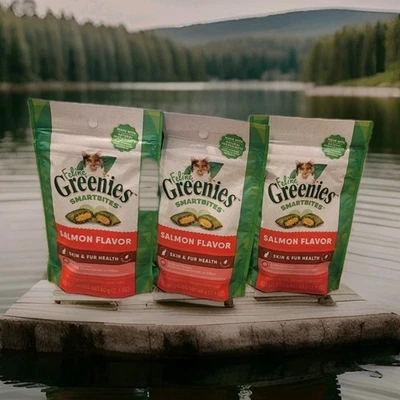 3-Greenies Feline SmartBites Skin & Fur Crunchy & Soft Adult Cat Treats Salmon - Image 1 of 4