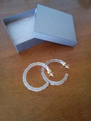 PENDIENTES DE ARO de resina con acento de cristal BAUBLEBAR Foto 1 de 3