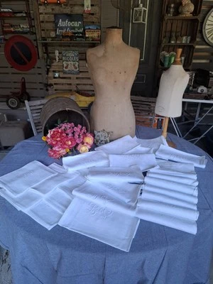 25 Serviettes Damassé Monogramme  - Photo 1/4