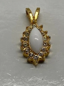 14k Plated Marquise Opal Lab Created 14 Dimond Crystals Pendant 14K Gold Plated - Picture 1 of 6
