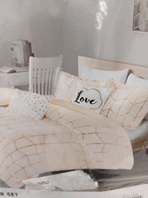 Intelligent Design Duvet Cover Set Twin/ Twin XL 4 Pcs  Geometric Metallic Gold - Image 1 of 4