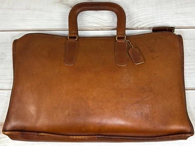 Cartera calzoncillo Coach Leatherware de colección New York Bonnie Cashin 17x11 con llavero bonito Foto 1 de 4