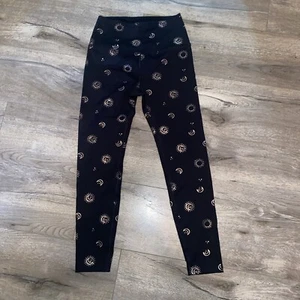 Beyond Yoga MOON & SUN Legging ~ Größe S ~ Neu ohne Etikett - Bild 1 von 9
