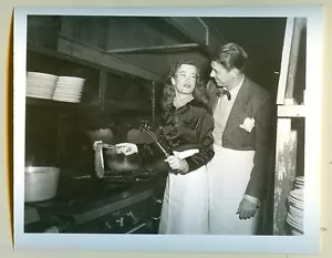 ORIGINAL B&W WARNER BROS 4x5 PHOTO OSA MASSEN RONALD REAGAN 1940's #179 - Picture 1 of 1
