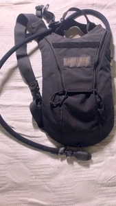 Camelbak Maximum Gear Stealth Trinkrucksack mit Blase - Schwarz verstellbar  - Bild 1 von 9