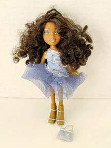 MGA 2002 5 pulgadas Bratz afroamericano princesa - Imagen 1 de 4