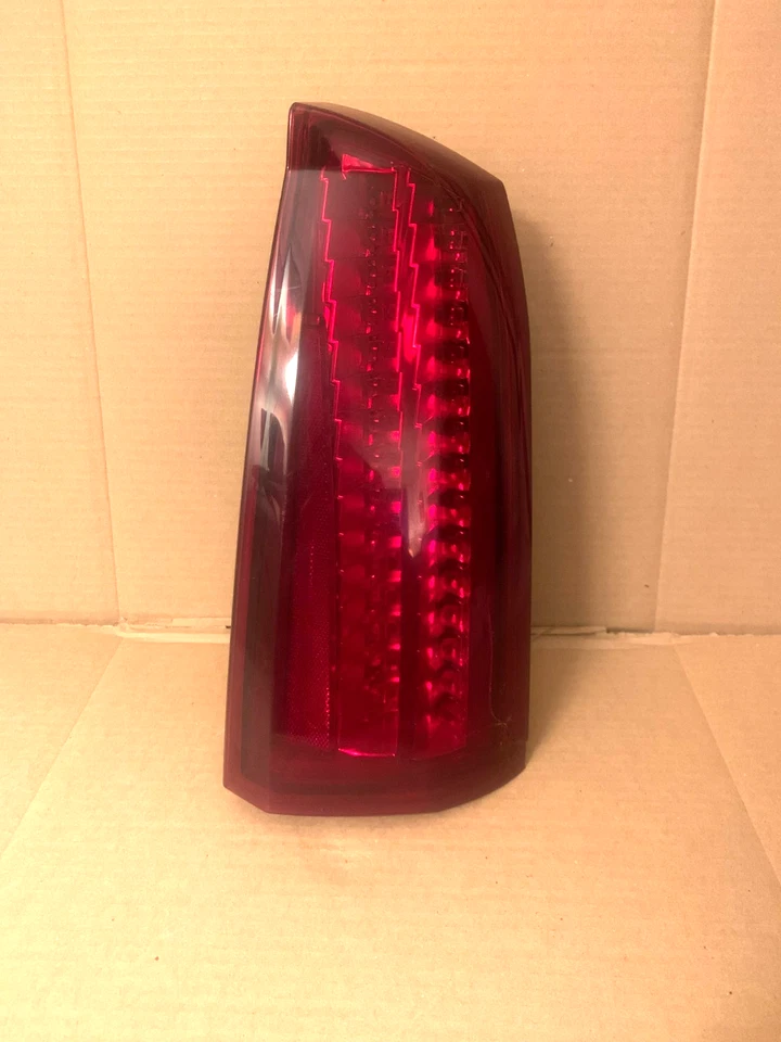 Luz trasera luz trasera Cadillac STS 2005-2007 pasajero derecho OEM 25754024 Foto 1 de 4