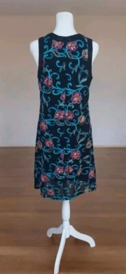 Vestido Karen Kane Feminino Grande Malha Forrada Floral Bordado Costurado Boho Shift - Imagem 1 de 4