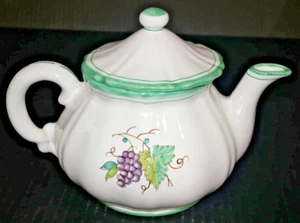 Grazia Deruta Hand Painted Faience Grapes Tea Pot Italy Ronald James-SanFran MR - Picture 1 of 12