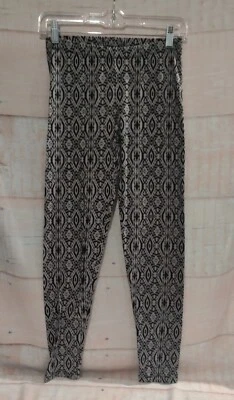 Leggings Derek Heart para mujer medianos negros beige estampados Foto 1 de 3