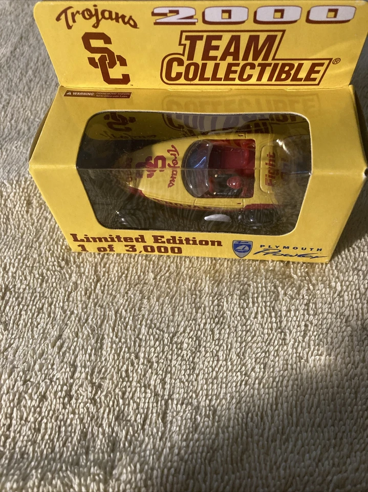 Trojans Plymouth Prowler 2000 USC/Rosa Blanca Coleccionables. Foto 1 de 4