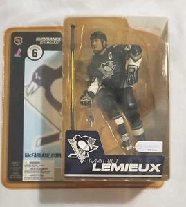  Figura de acción McFarlane Hockey Series 6 #40 Mario Lemieux variante negra 2003-04 - Imagen 1 de 3