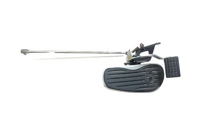 01 - 10 Yamaha V Star 650 XVS650 Classic dianteiro direito placa de assoalho e pedal de freio - Imagem 1 de 4