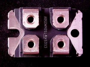 TSD4M250V - ST Microelectronics Power MOSFET (ISOTOP) GENUINE - Foto 1 di 2