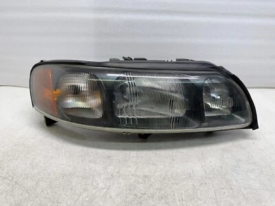 P20586 2001-2004 Volvo S60 фары галогенные стеклянные линзы со стороны пассажира 89004609 - Изображение 1 из 4