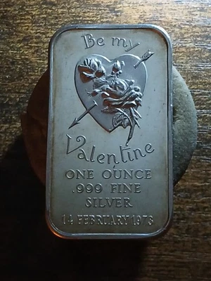 1 oz de 999 de colección Barra de plata Be My Valentine 1973 de Madison Mint Foto 1 de 4