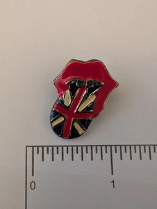 Rolling Stones: Tongue Metal shaped Original Badge/Button - Picture 1 of 3