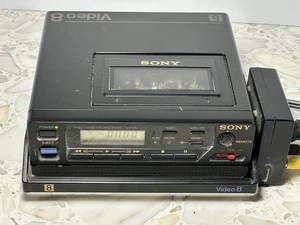 Sony EV-C8U Video8 Cassette Recorder Player Videorecorder schaltet ungetestet - Bild 1 von 5