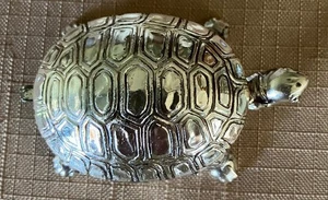 VINTAGE DELLI SILVERPLATE TURTLE HINGED SNUFF BOX (705) Unique Item - Picture 1 of 7