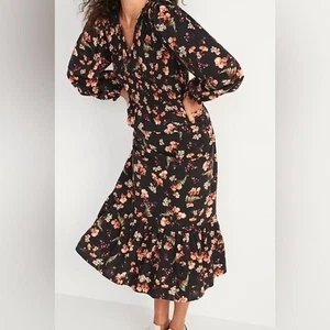 Old Navy Floral Stufen gesmoktes Mieder Midikleid L Landhaus Kern Prärie - Bild 1 von 9
