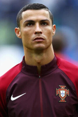 Cristiano Ronaldo Fútbol Seda Impresión Pintura Arte de Pared Decoración del Hogar - PÓSTER 20x30 Foto 1 de 4