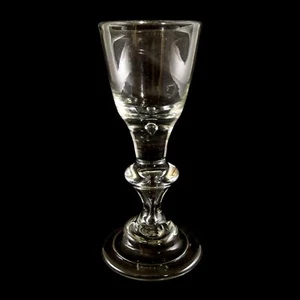 Lauensteiner Kelchglas mit Glockenfuß, Luftperle in Nodus & Schaft, Ende 18.Jh. - Bild 1 von 6