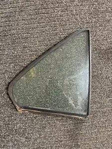 1985 - 1987 JAGUAR XJ6 REAR RIGHT QUARTER WINDOW OEM DGM31798 - Picture 1 of 3