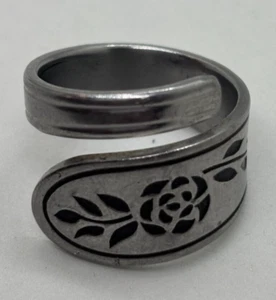 Spoon Ring Stainless Steel with Floral Rose Pattern Size 10.5 - Picture 1 of 5