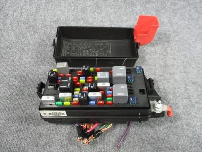 2008-2011 BUICK LUCERNE CADILLAC DTS REAR FUSE BOX UNDER SEAT  13599107 OEM - Image 1 of 4