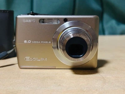 CASIO EXILIM 6.0MP compact digital camera - Image 1 of 4