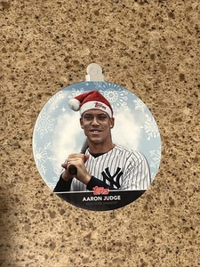 2020 Topps Aaron Judge Christmas Ornament #WHO-AJ - Picture 1 of 3