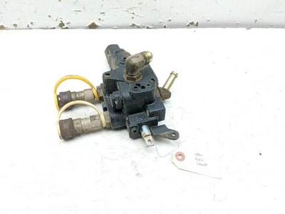 04 05 Actuador de bomba secundaria hidráulica Kubota RTV 900 RTV900 Foto 1 de 4