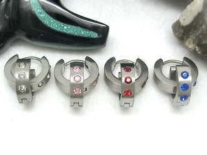 Orecchini a Cerchio Pieghevoli Acciaio Inox Pietre Strass ad Anello 2 Pezzi - Foto 1 di 2